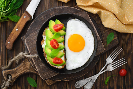 egg and avocado nutritious breakfast for the manzanilla sophia blog